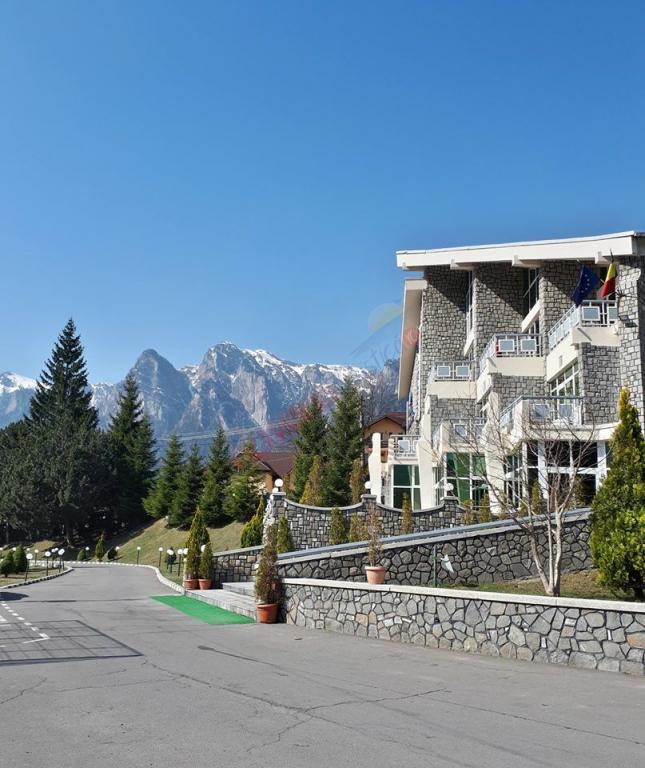 PRAHOVA Oferta la Munte 2023 - Hotel Alexandros Busteni 