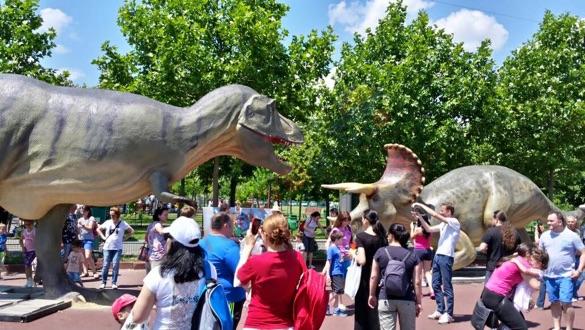 Excursie în lumea fantastică a dinozaurilor