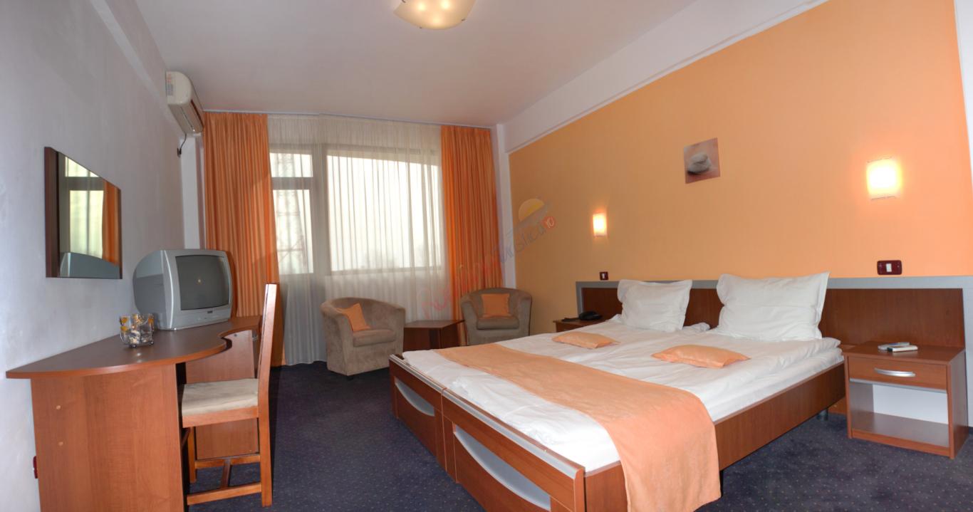 Ofertă Early Booking Litoral 2026 – Hostel Stefania Costinești